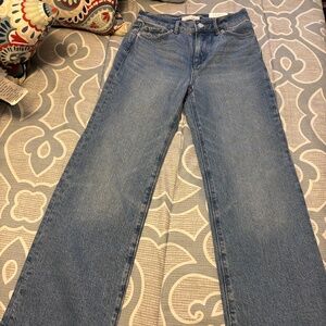 New with tags. Loft wide leg, High Rise light wash jeans. Size 24/00 petite